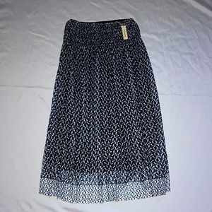 Brand new w/tags Max Studio XS (up to a M)  black and white patterned skirt.